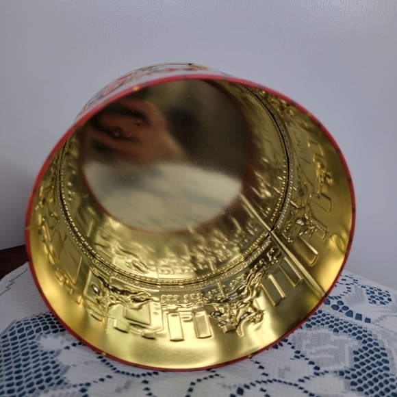 Churchill's of London English Toffee Made in England Collectible Tin - Picture 10 of 15